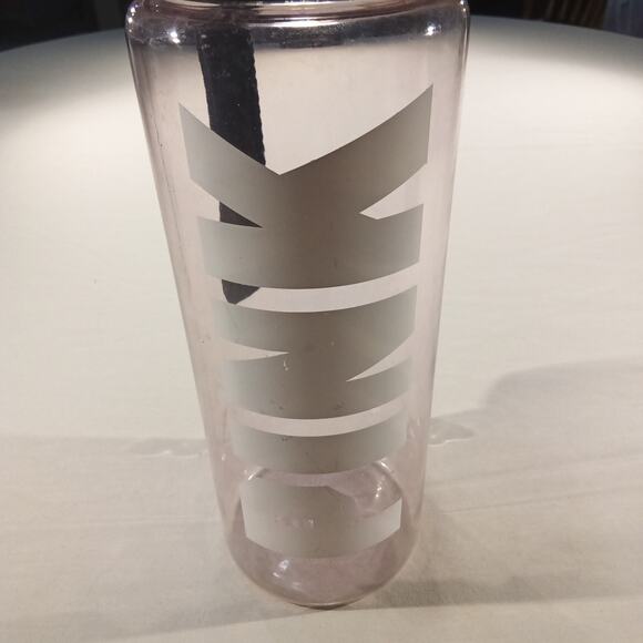 Victoria’s Secret PINK Water Bottle Pink Logo Black Lid w/ Strap 24oz - Picture 2 of 4